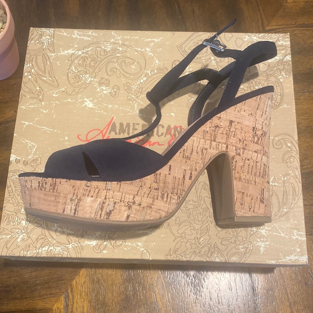 American Rag navy cork heels. Size 9.5. - Picture 4 of 9